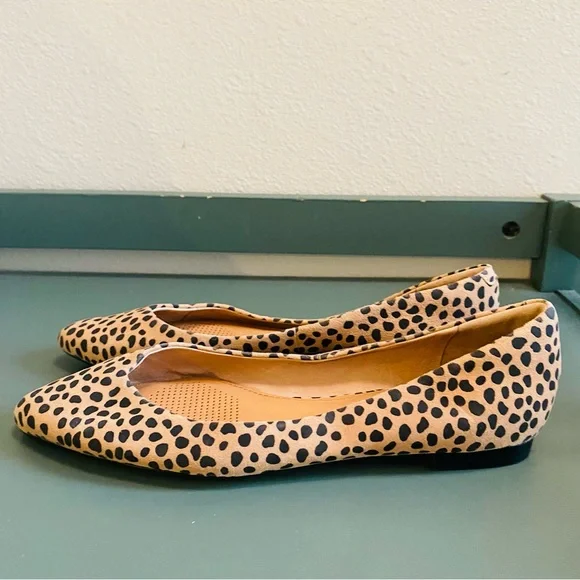 CORSO COMO Jullia Suede Leopard Spots Animal Print Pointed Toe Flats Size 7 - Picture 7 of 11